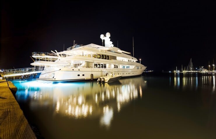 Why yacht renting Dubai is becoming popular for corporate events